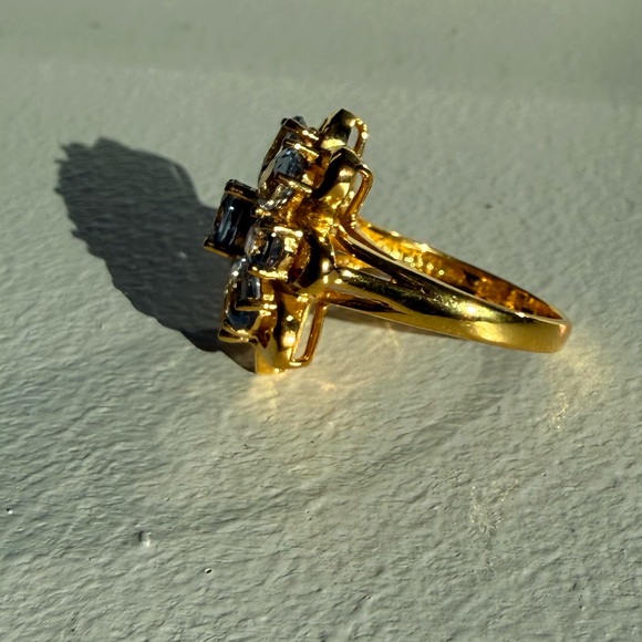 3/$100 Cornflower Blue Flower Ring Size 6.75 - Picture 4 of 12